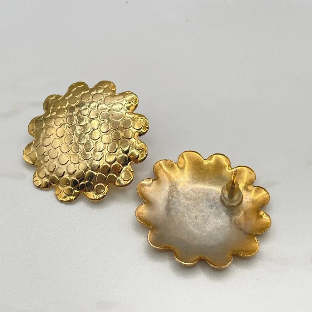 Vintage Gold Tone Stud‎ Earrings Large Flower Bubble Textured Scalloped Boho Y2K